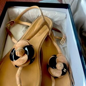 Chanel sandals nude & black, size 39.5
